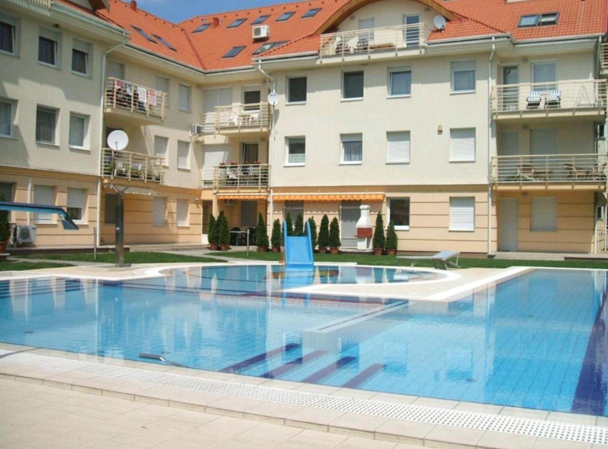 Ferienwohnung Relax Wellness Apartman Hajdúszoboszló Exterior foto