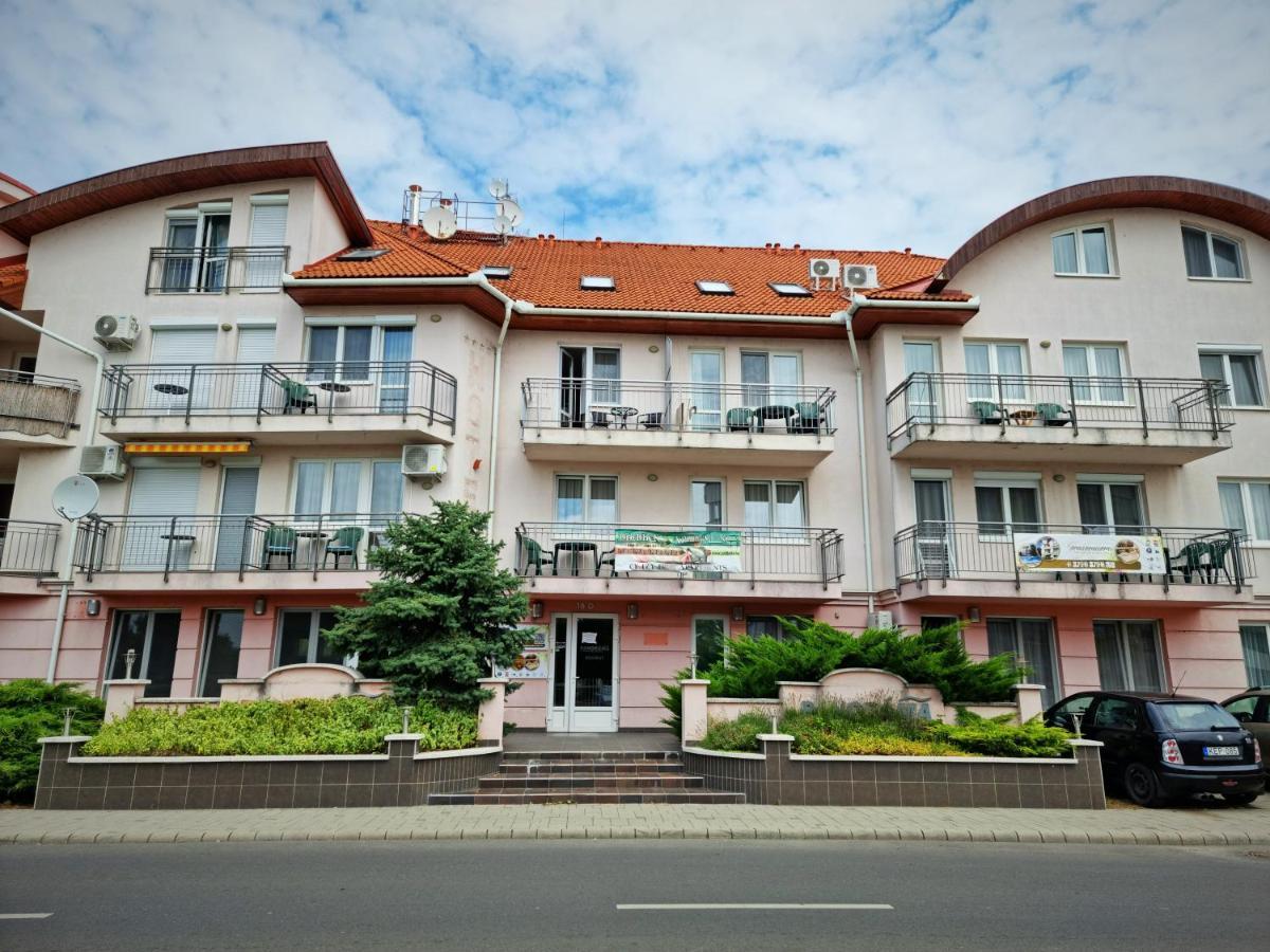 Ferienwohnung Relax Wellness Apartman Hajdúszoboszló Exterior foto